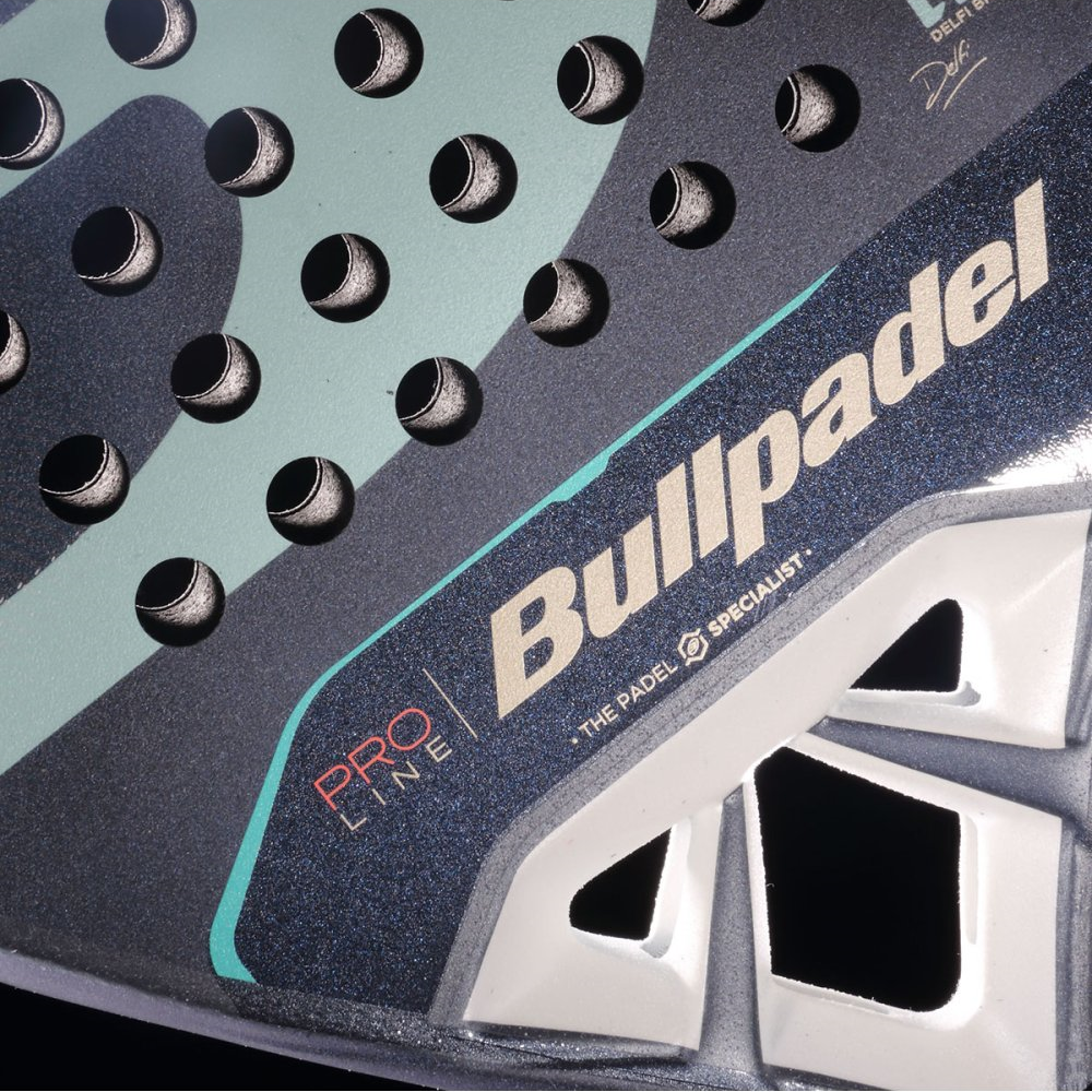 BULLPADEL VERTEX 04 W 2024